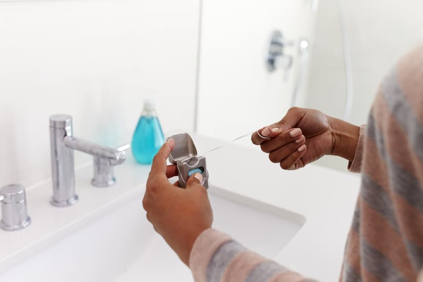 How often should I floss my teeth